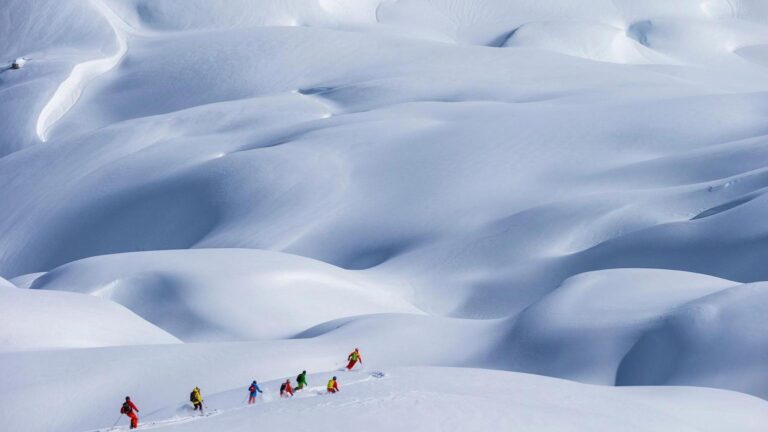 private and exclusive heliskiing tours